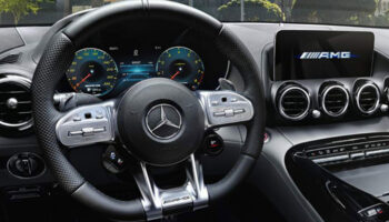 dettaglio volante sportivo