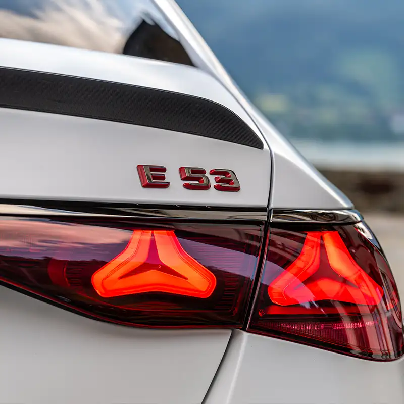 Mercedes AMG classe E 53 fari posteriori