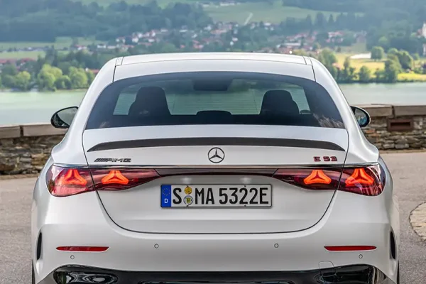 Mercedes AMG classe E 53 retro